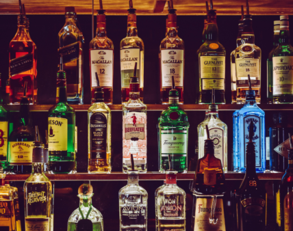 Sprzedaż alkoholu przez przedsiębiorców obwarowana licznymi restrykcjami