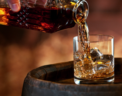 Rewolucja na rynku alkoholu? Sejm proceduje całkowity zakaz reklamy (druk 2010)