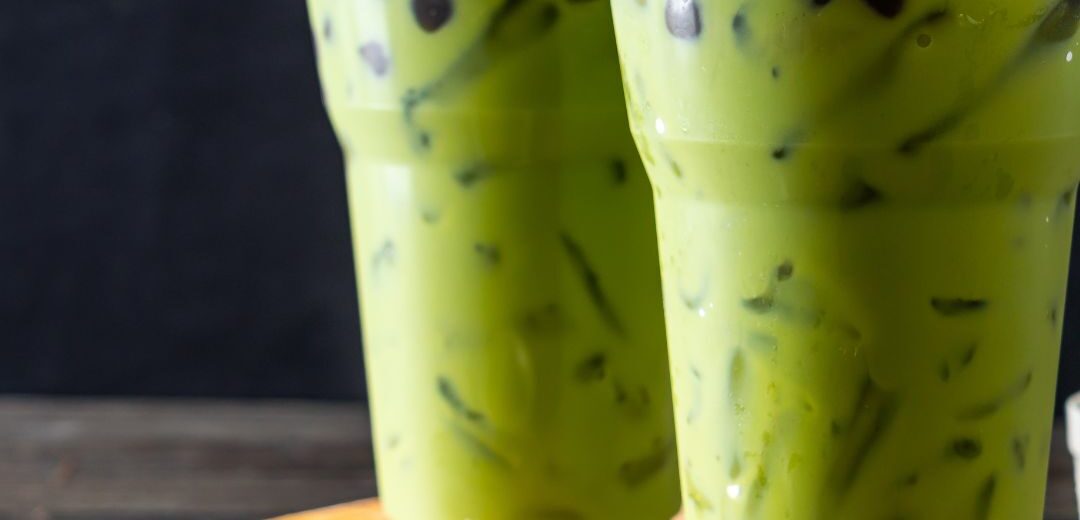 Niepokojące wyniki kontroli IJHARS dotyczącej bubble tea, iced tea, iced coffee i matchy